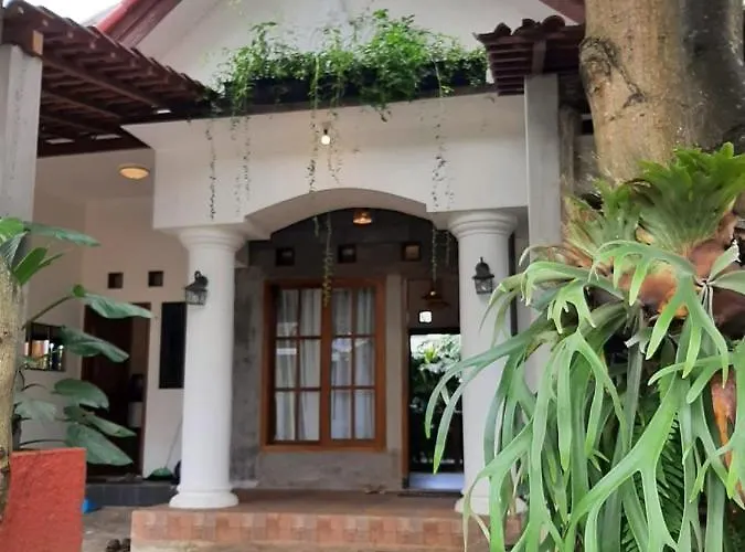 Omah Lumut Malang, Best Family Villa 3 Bedrooms Free Pool Kolam Renang
