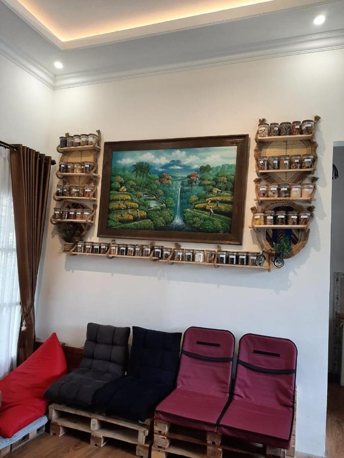 Omah Lumut Malang, Family 3 Bedrooms Free Pool Kolam Renang Villa